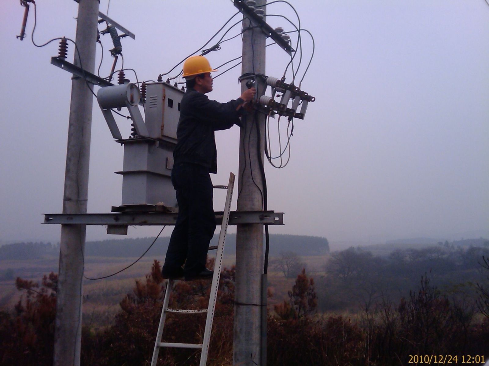 ��ѹ������